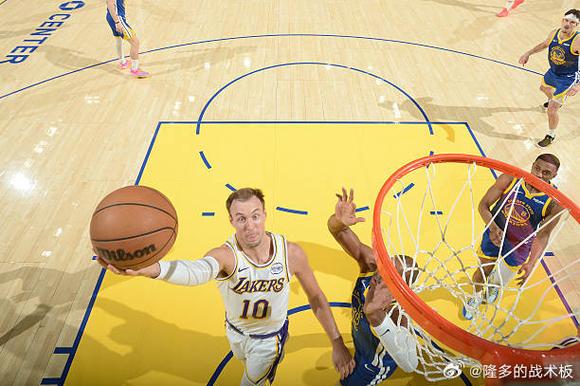 雷迪克：在肯纳德接球出手的那一刻我们就知道球会进了