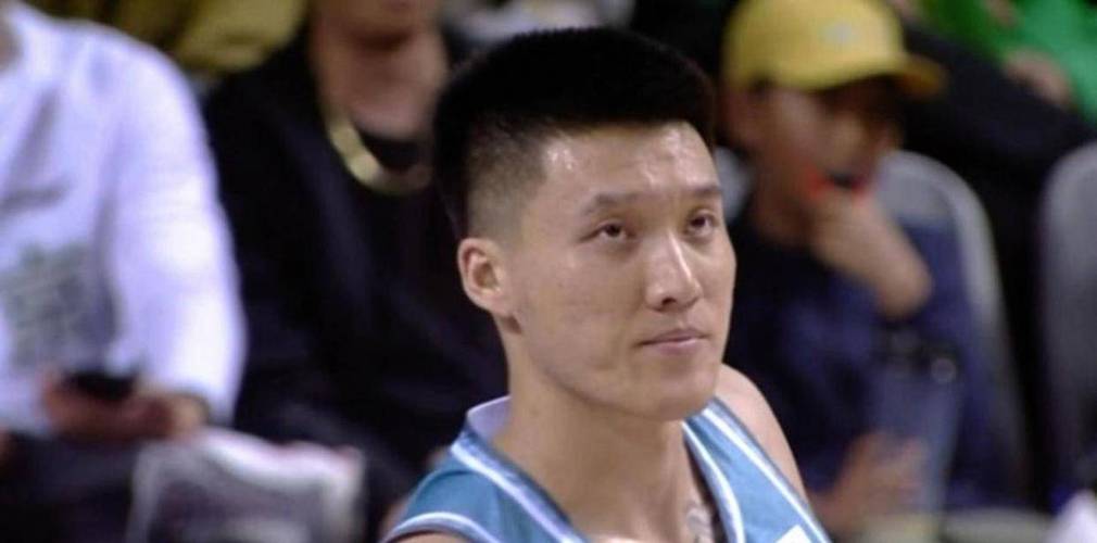 阿日没硬起来!曾繁日出战14分钟5中1仅拿2分&还有3犯规