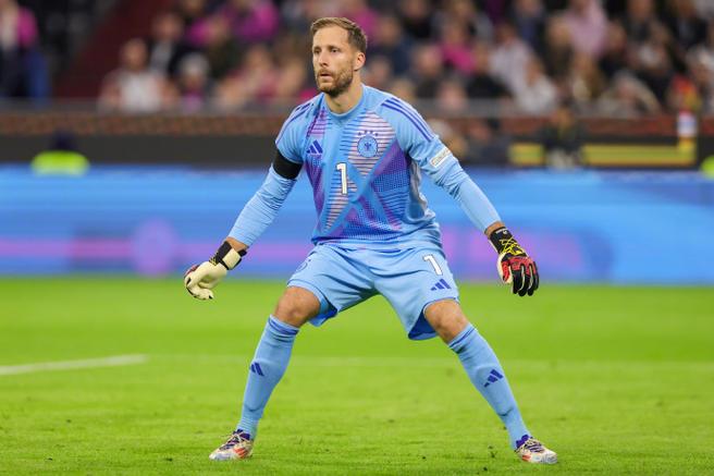 记者:若特狮未及时康复,鲍曼将是世界杯头号门将、努贝尔二门