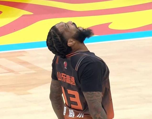 山东男篮外援大洗牌：克里斯稳坐钓鱼台，其余四人命悬一线