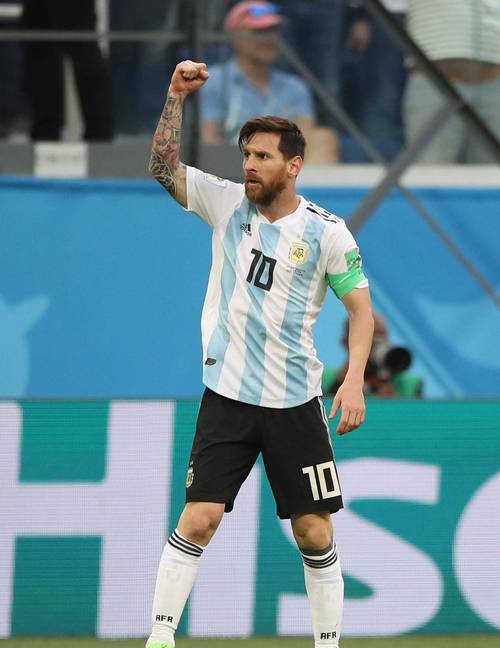 阿媒：阿根廷队完成世界杯前本土最后一练，梅西在场上大秀球技