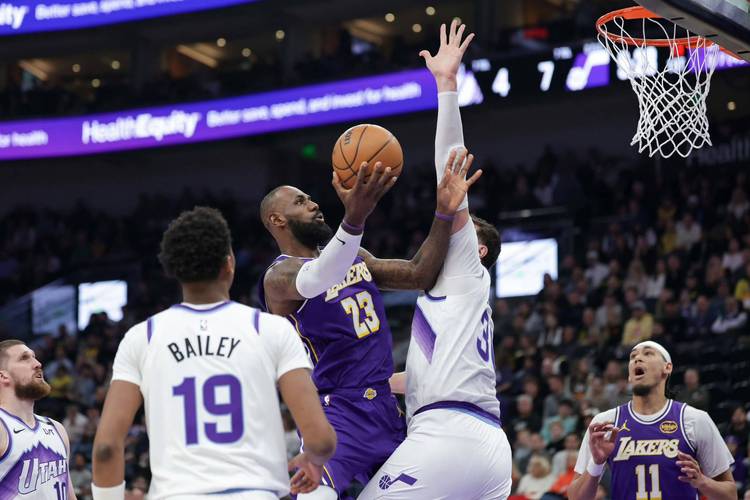 没有东契奇也能赢！詹姆斯刷新最老三双，湖人真正的挑战来了！