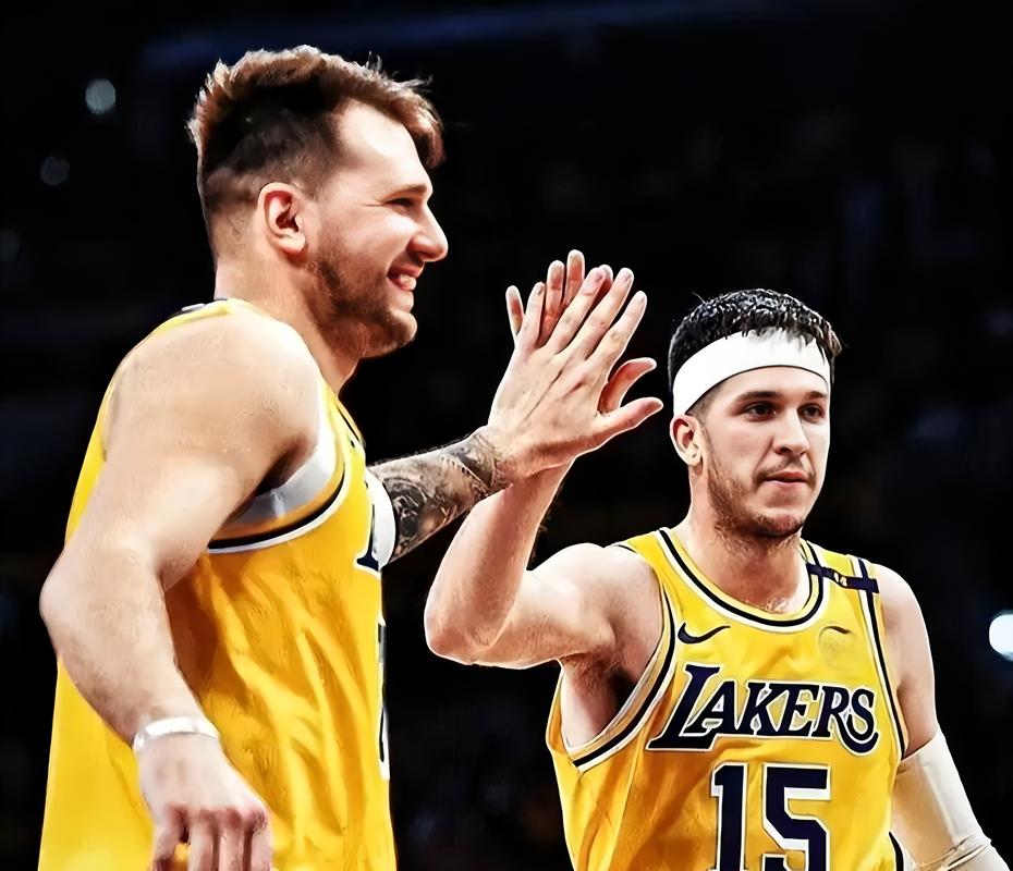 东契奇禁赛！湖人120101轻取奇才，詹姆斯21+10+12！