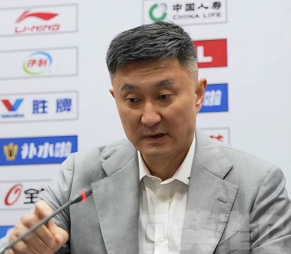 焦泊乔与杜锋闹崩了答案来了，杜锋新闻发布上作了真实回应