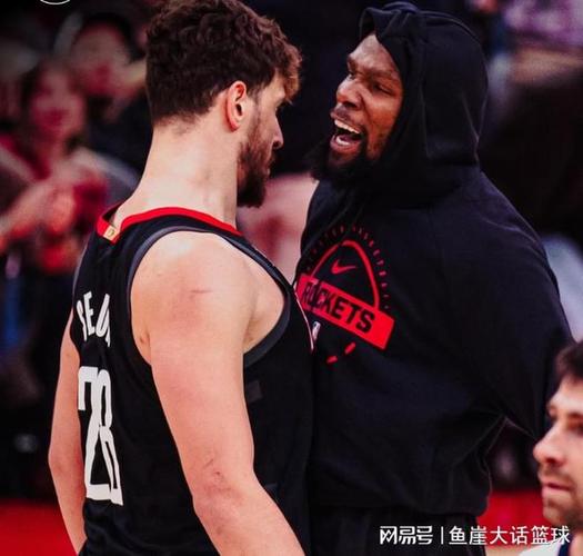 火箭解两难题,杜兰特该夸!申京有好有坏,一人没辜负乌度卡信任