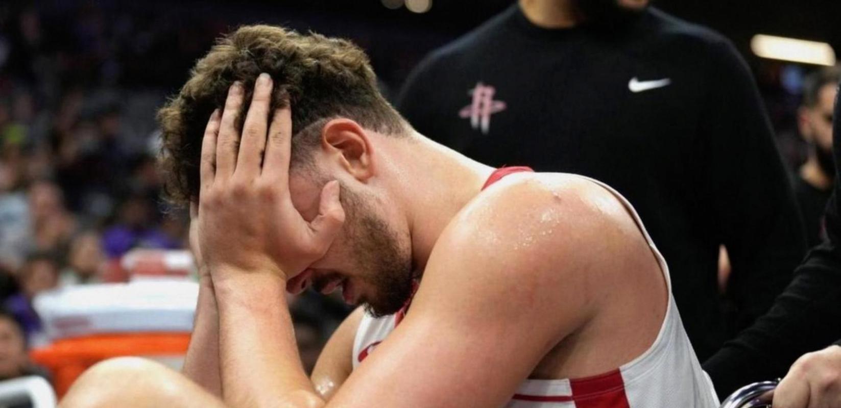 胜尼克斯！乌度卡回应伊森谢泼德状态，直指申京合理，谈首发运用