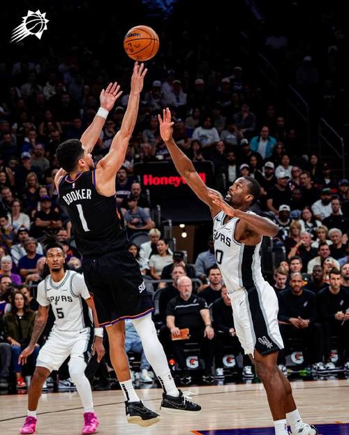 尽力了!布克16中8空砍34分3板7助1断罚球19中16