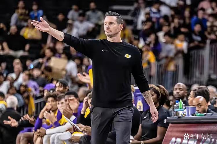 雷迪克连续两个赛季率队50胜成湖人队史自禅师之后首位主教练