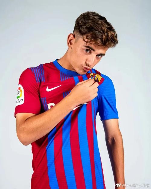 每体：巴萨希望续约克鲁伊维特之子肖恩，提供直到2029年的合同