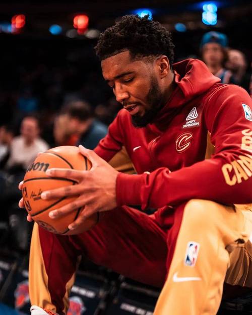 米切尔:骑士非常重视营养&搭配了顶级厨师这是我续约的一个原因